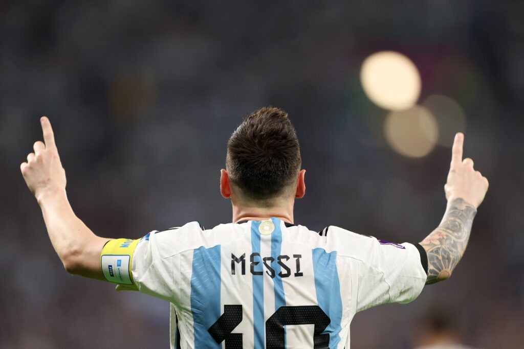 No milésimo jogo de Messi, Argentina vai às quartas da Copa