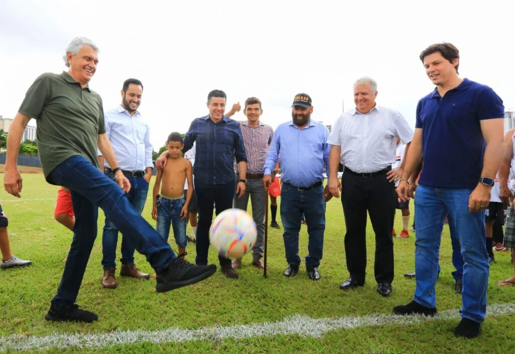 Caiado entrega Praça Esportes do Setor Pedro Ludovico, em Goiânia