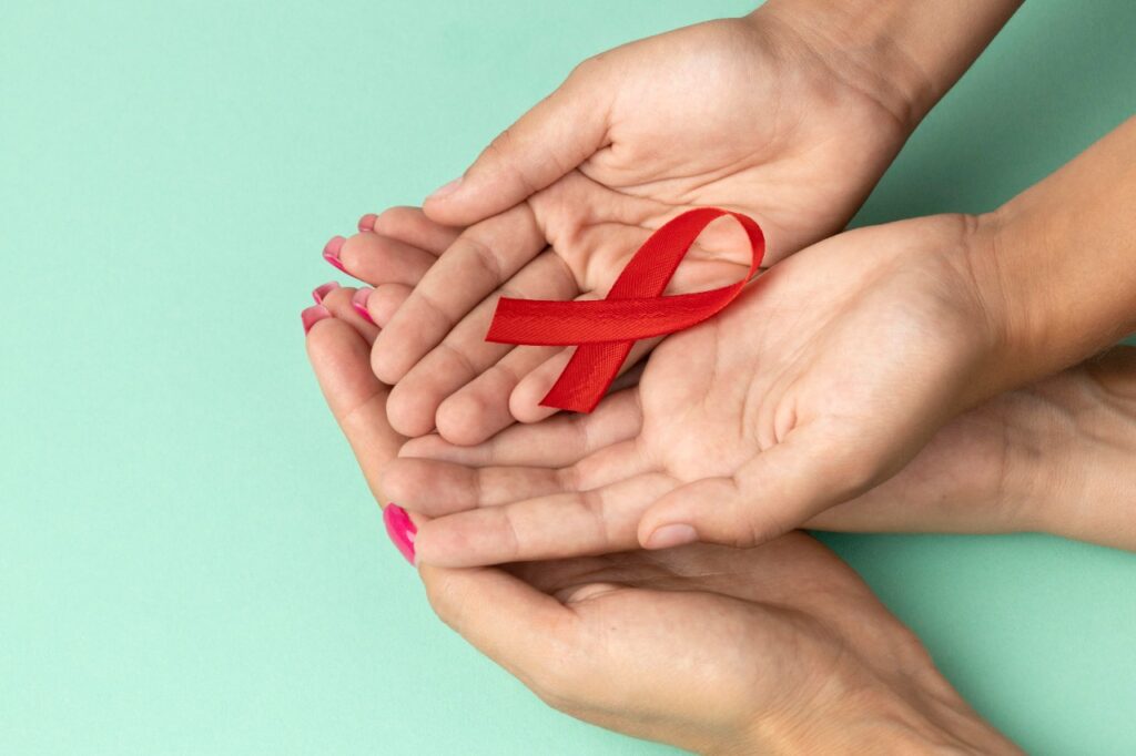 No Brasil, cinco pessoas são infectadas por HIV a cada hora