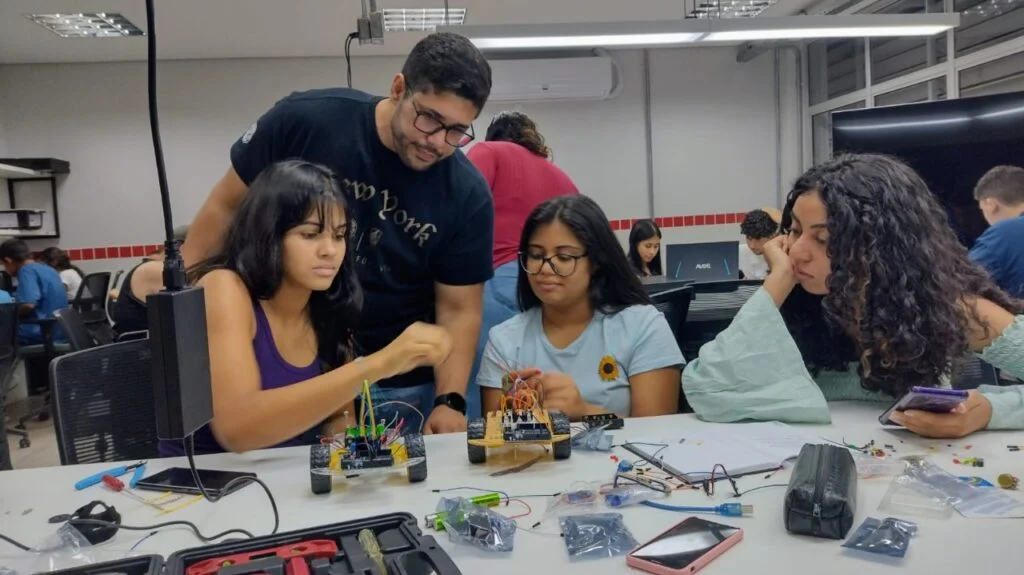 Escolas do Futuro de Goiás ofertam vagas gratuitas nas áreas de tecnologia, marketing e empreendedorismo