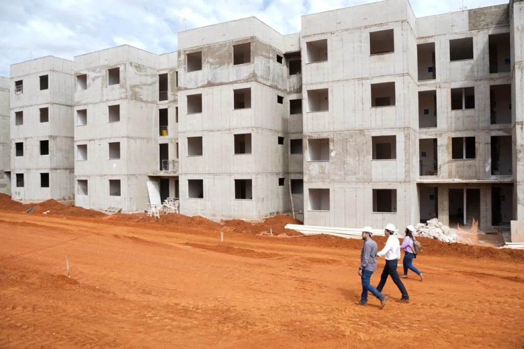 Obras do Residencial Vida Mais Vera Cruz – Condomínio Ipê Amarelo, em agosto: subsídio de R$ 42 mil por unidade para famílias com renda de até três salários mínimos