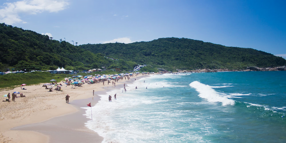 5 praias de nudismo no Brasil
