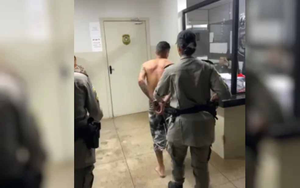 Homem é preso após ameaçar ex com vídeo mostrando armas: ‘Não vai ser de mais ninguém’