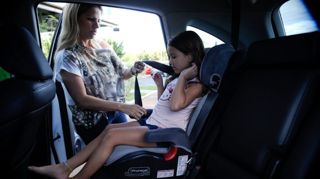 Atenção, motoristas: transporte de crianças tem novas regras no Brasil