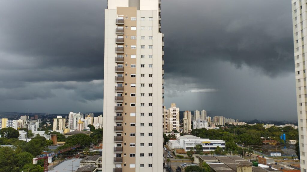 Após dias de calor, Goiás promete tempestades neste final de semana