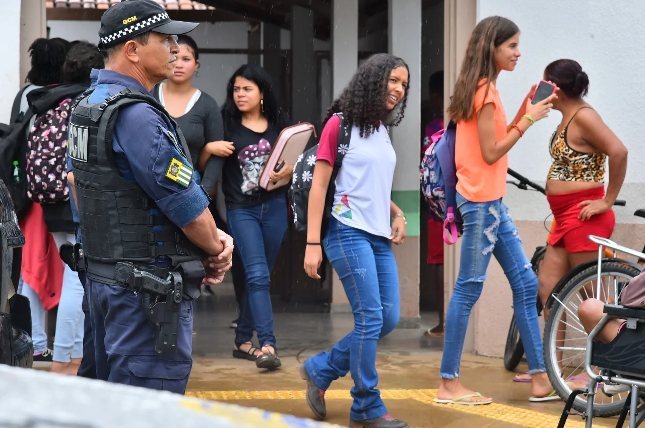 Gcm faz segurança nas escolas