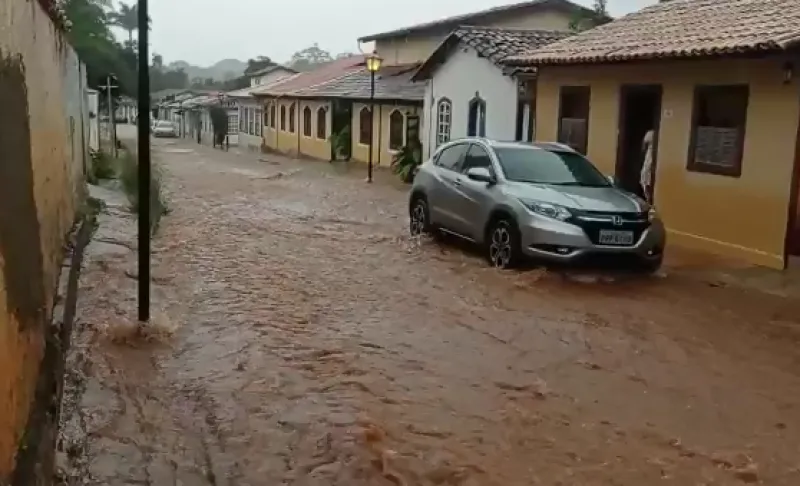 Em um dia, Pirenópolis tem alagamento e registra 72 milímetros de chuva
