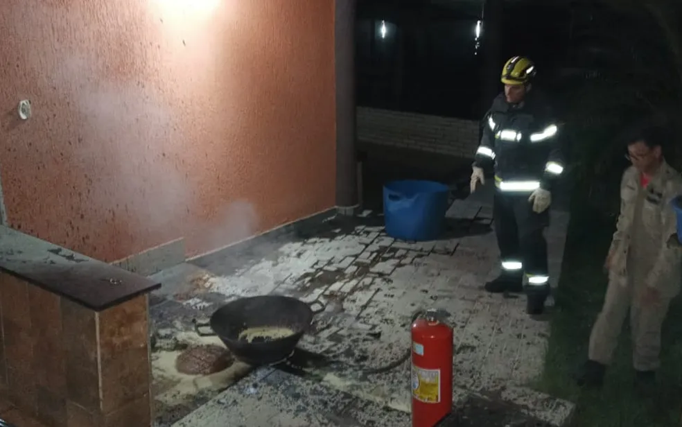 Caseiro tem 90% do corpo queimado após tacho com gordura pegar fogo, em Uruaçu