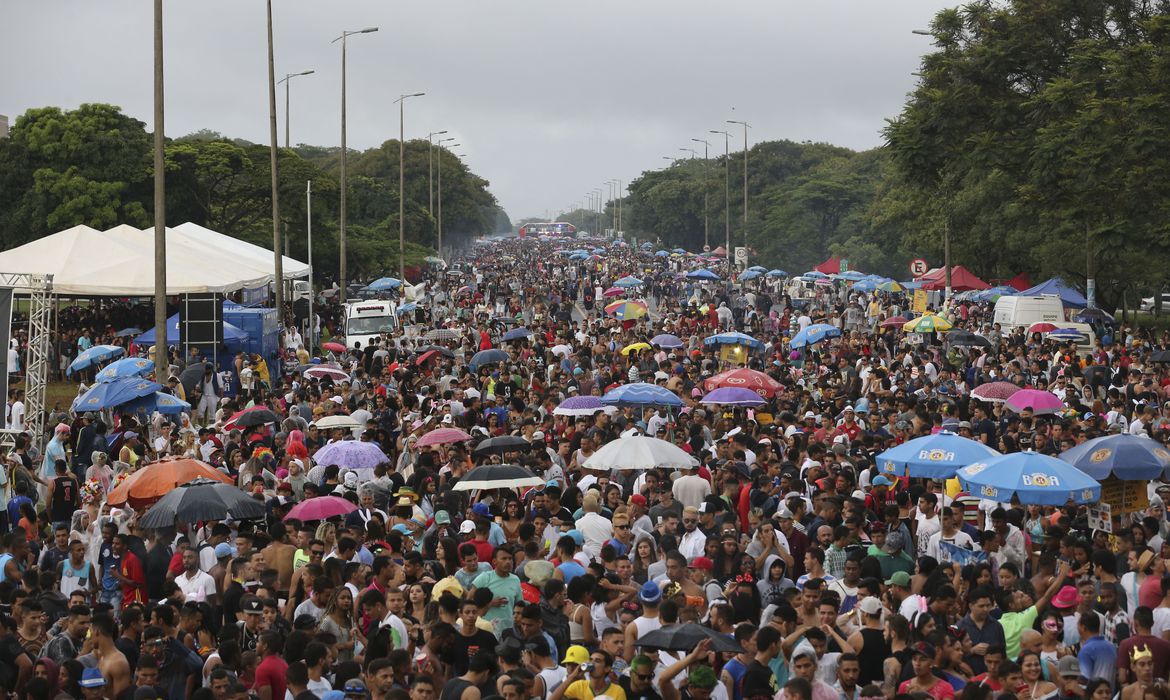 Carnaval: Feriado será de chuvas fortes e chegada de frente fria