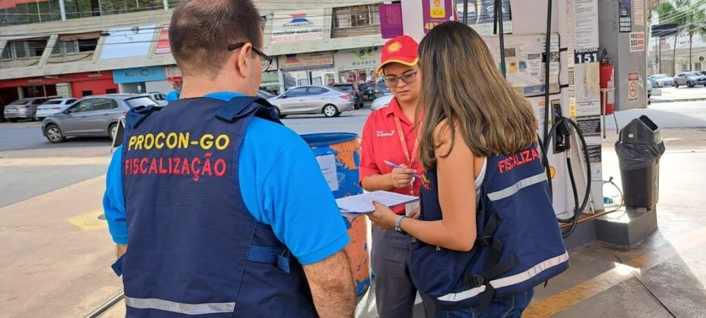 Sete postos são notificados por aumento no preço dos combustíveis