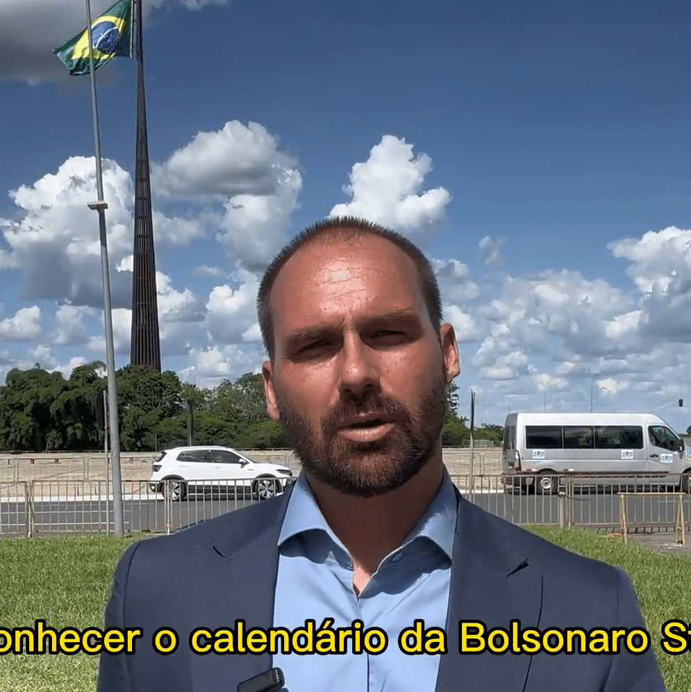 Bolsonaro anuncia venda de calendários pelo valor de R$ 49,90
