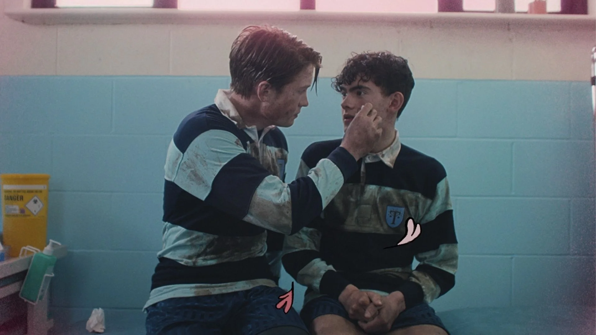 heartstopper_netflix_libera_video_de_conversa_entre_charlie_e_nick_em_outros_idiomas_assista