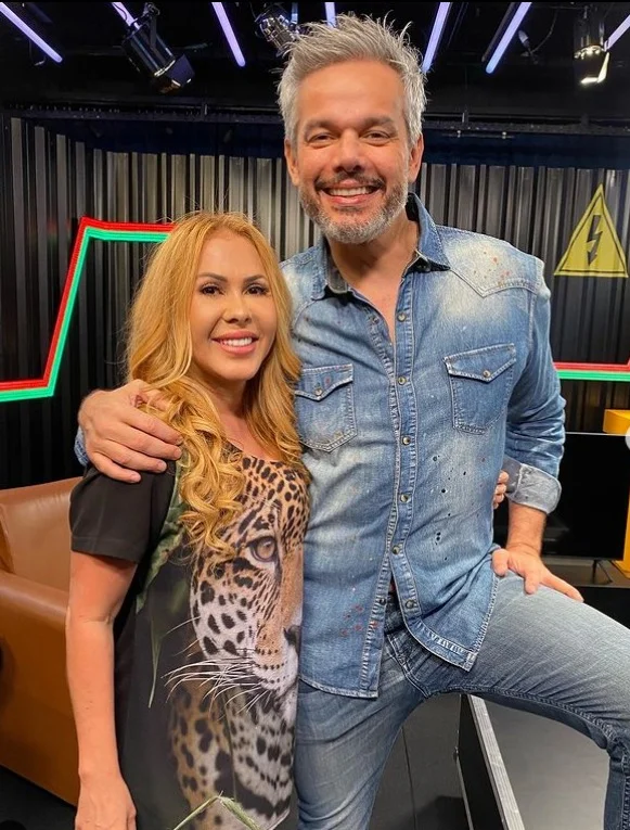 Joelma, a cantora e ex-vocalista da banda Calypso, expôs durante entrevista a Otaviano Costa, que está a mais de quatro anos sem beijar na boca