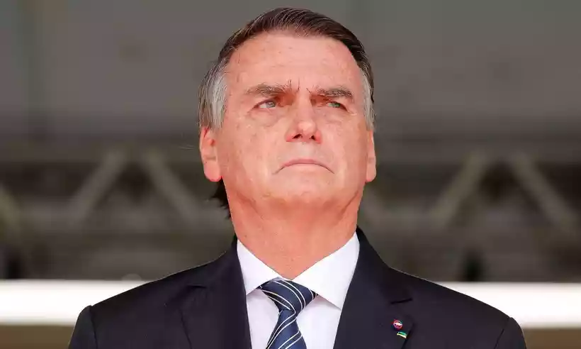 TCU determina que Bolsonaro entregue joias até a próxima semana