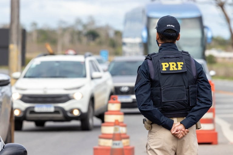 Policiamento é reforçado e veículos de grande porte têm restrições em Goiás