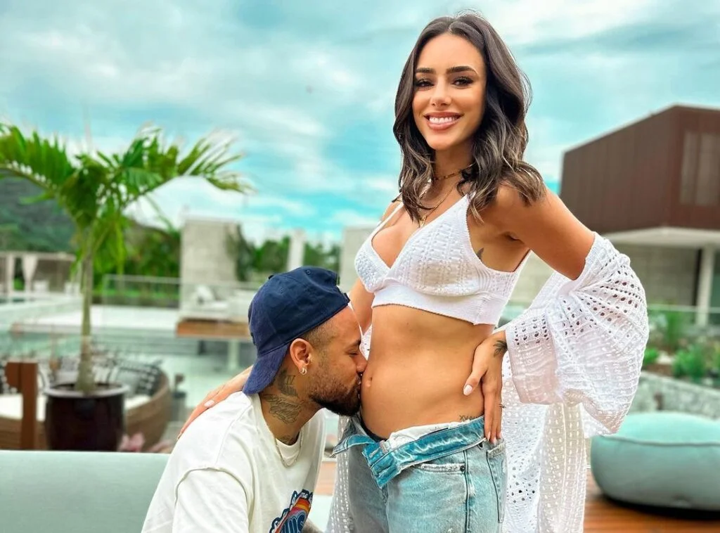 Nasce Mavie, filha de Bruna Biancardi e Neymar Jr