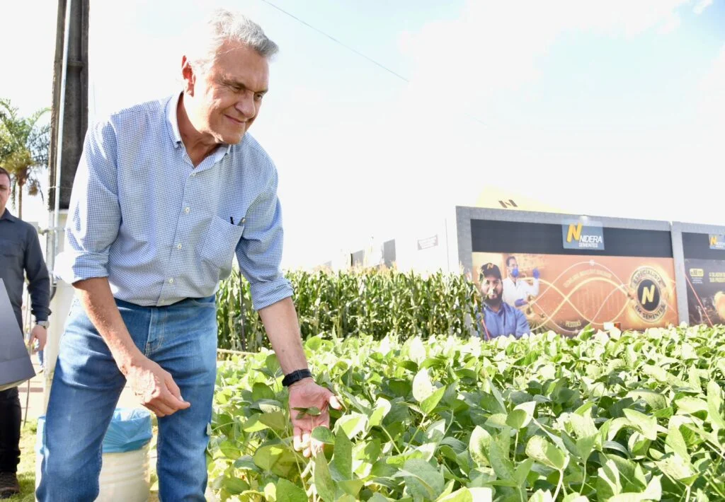 Estado ofereceu palestras, demonstrações e orientações técnicas. Feira também sediou primeira reunião do conselho gestor do Fundeinfra, que vai garantir infraestrutura à produção rural