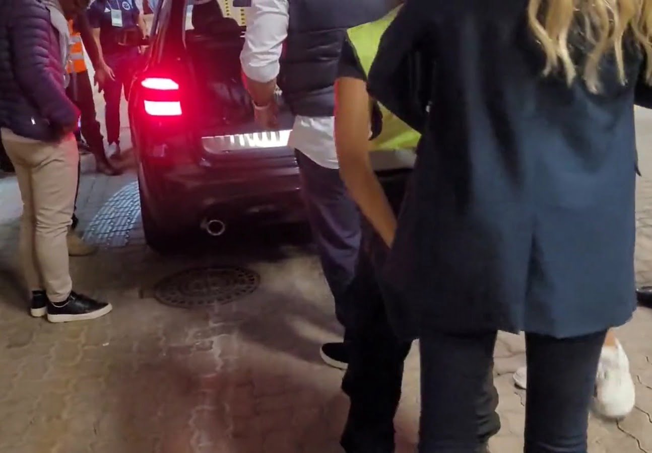 Ronaldo Fenômeno é flagrado tirando homem de porta-malas de carro