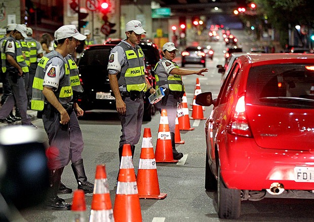 Em Goiás, por dia quase 20 motoristas se recusaram a fazer o teste do bafômetro