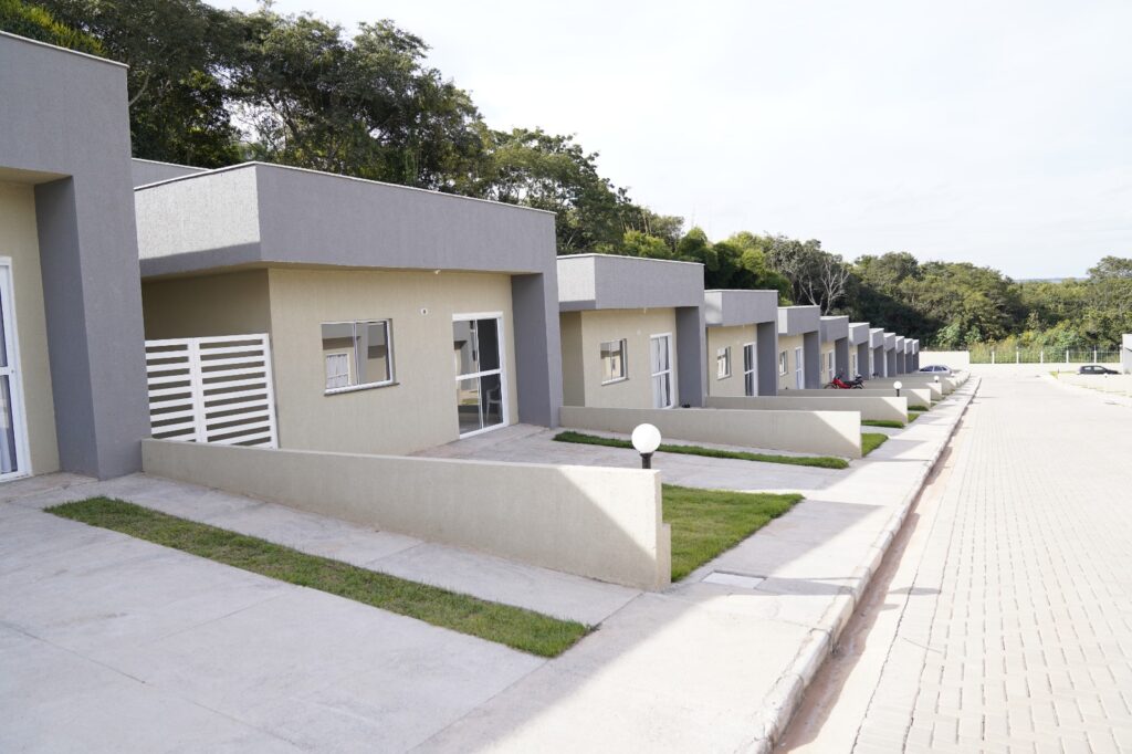 Senador Canedo recebe moradias construídas com recursos do Governo de Goiás