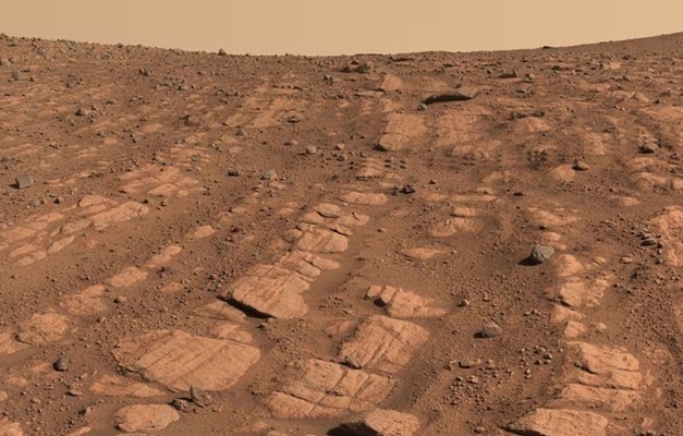 Nasa encontra indícios de rio volumoso e agitado em Marte