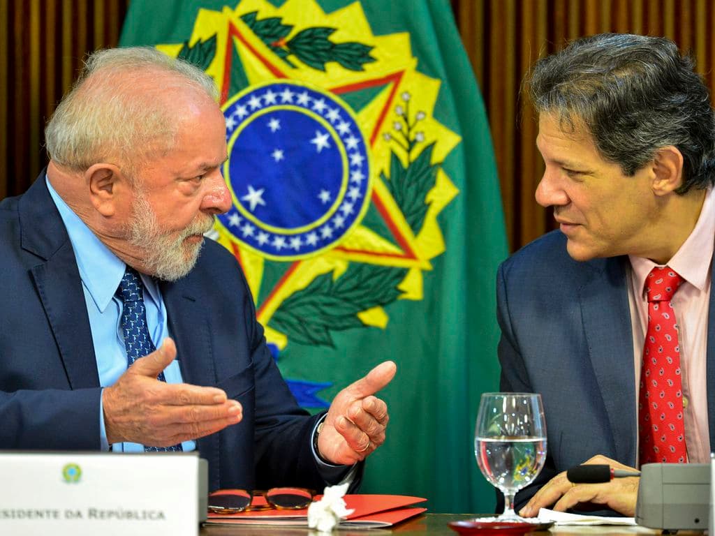Quase 90% do mercado rejeita Lula, mas aprovação de Haddad cresce