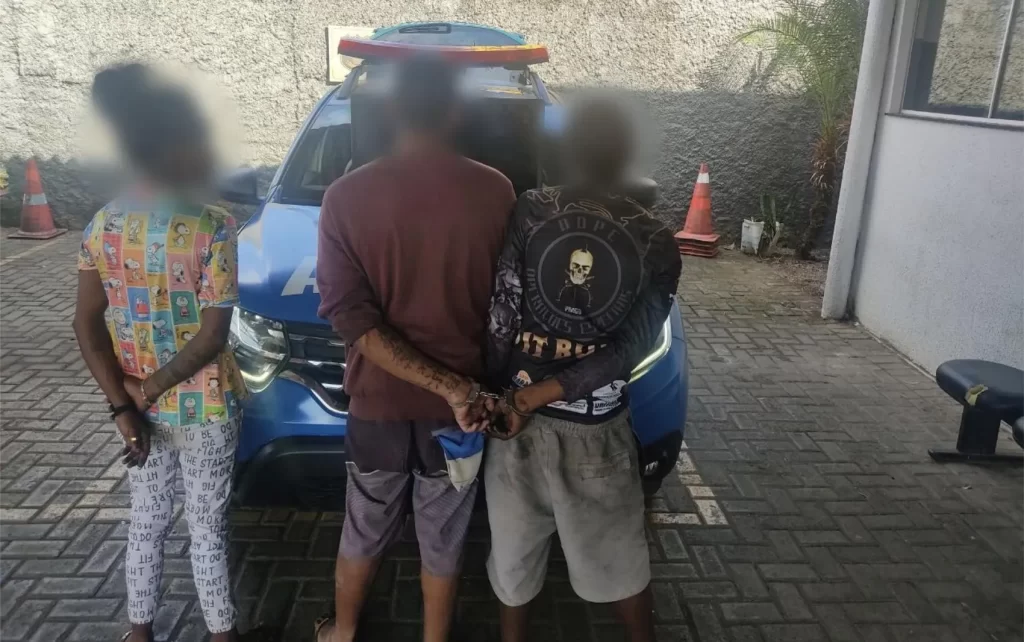 Homem é preso e adolescente apreendido suspeitos de furtar cadeiras de roda de clínica, em Goiânia