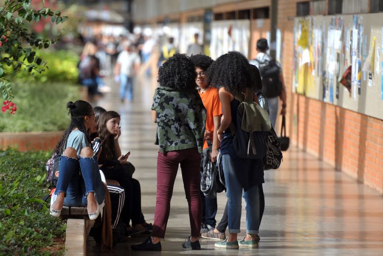 Brasil segue com maioria de pessoas pardas; número de pretos sobe em 3%