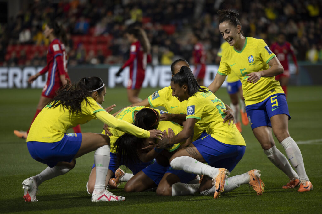 Com tranquilidade, Brasil vence Panamá na estreia da Copa Feminina