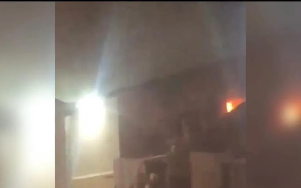 Jovem pula de prédio após incêndio consumir apartamento em Goiânia