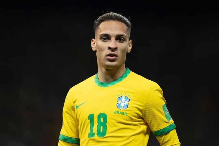 Antony é desconvocado da Seleção Brasileira após acusações de agressão