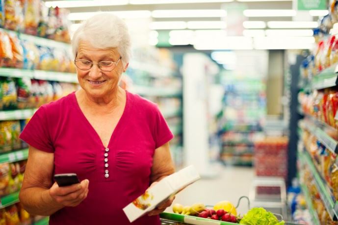 Procon estadual faz alerta sobre direitos do consumidor com mais de 60 anos