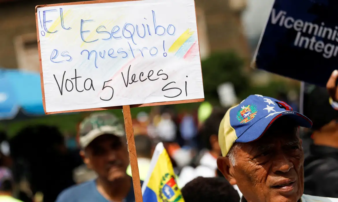 O governo da Venezuela investiu na campanha estimulando os eleitores a votar e a responder “sim” para todas as perguntas. Foto: Agência Brasil