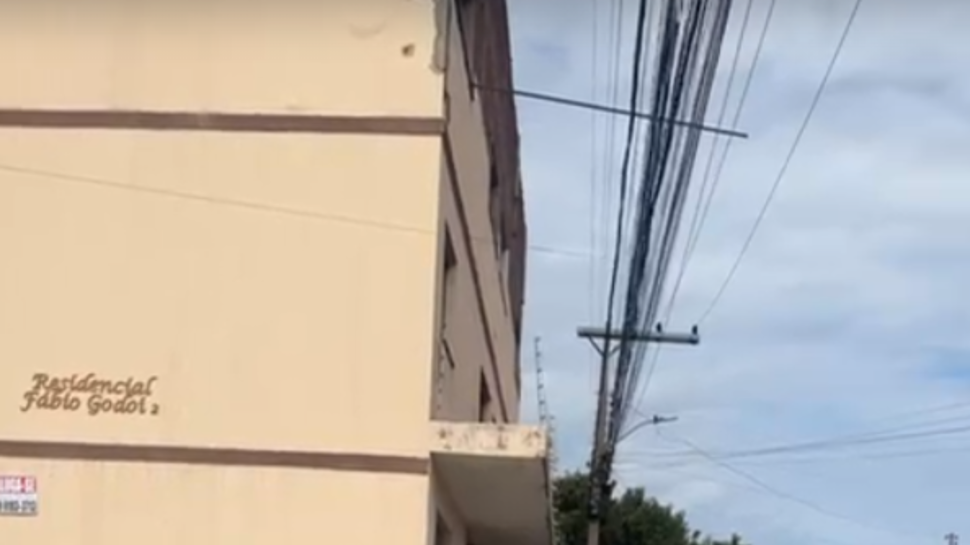 Trabalhador de uma construção em Anápolis morre ao encostar barra de ferro na rede elétrica