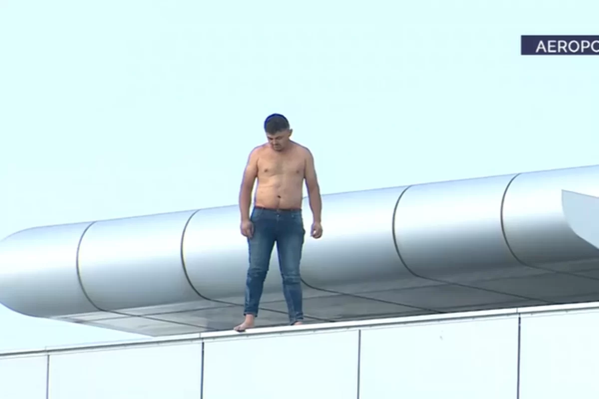 Brasileiro sobe em telhado de aeroporto após ser impedido de entrar em Portugal