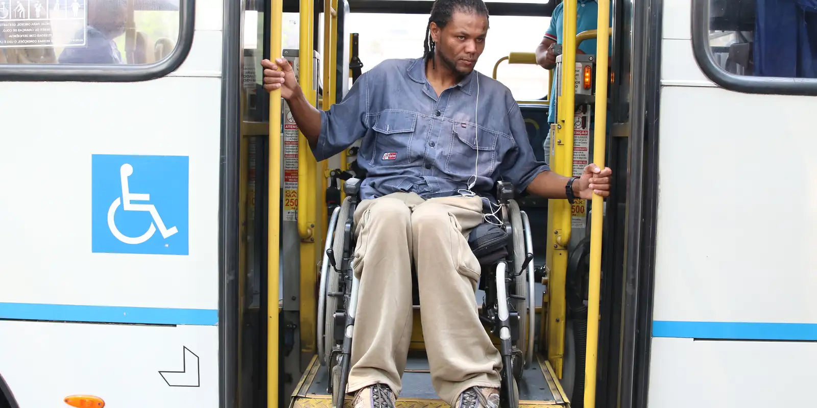 Sancionada lei que assegura direito ao transporte da pessoa com deficiência