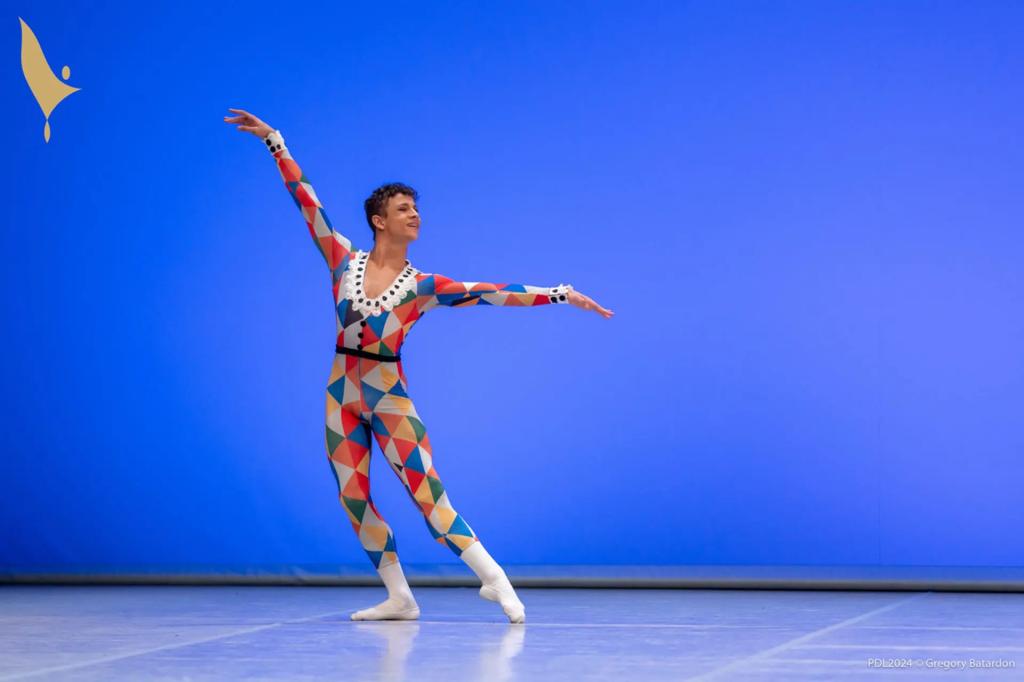 Bailarino do Basileu França conquista 1º lugar no “Oscar” do balé mundial, na Suíça