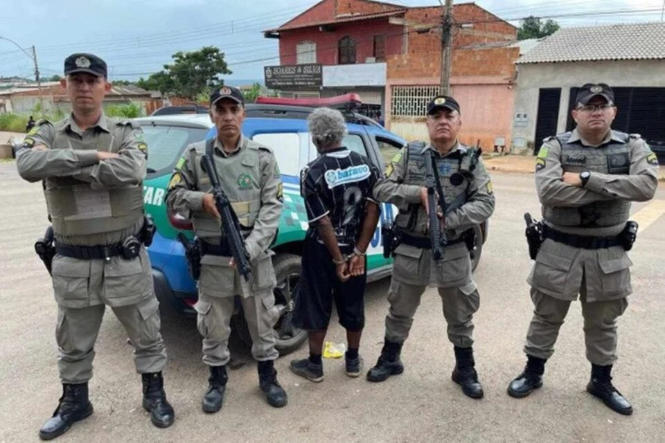 Idoso é preso suspeito de matar mulher com martelo, em Águas Lindas de Goiás