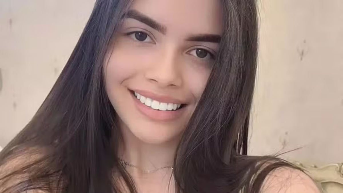 Jéssica Vitória Canedo, vítima de intensa exposição nas redes sociais, tirou a própria vida após ataques virtuais