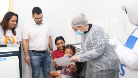 Semana de Vacinação nas Américas reforça a importância de pais ou responsáveis vacinarem crianças e adolescentes (Foto: Arquivo SES-GO)