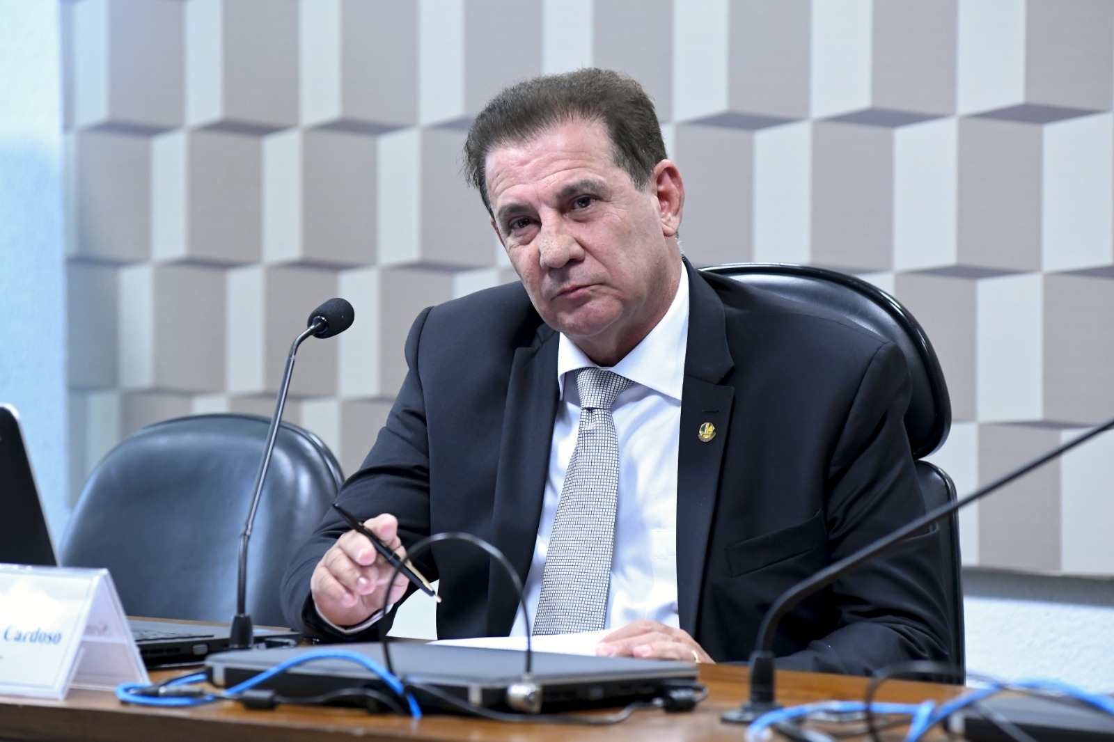 Senador Vanderlan Cardoso lançou pré-candidatura a prefeito, mas racha no PSD continua em evidência