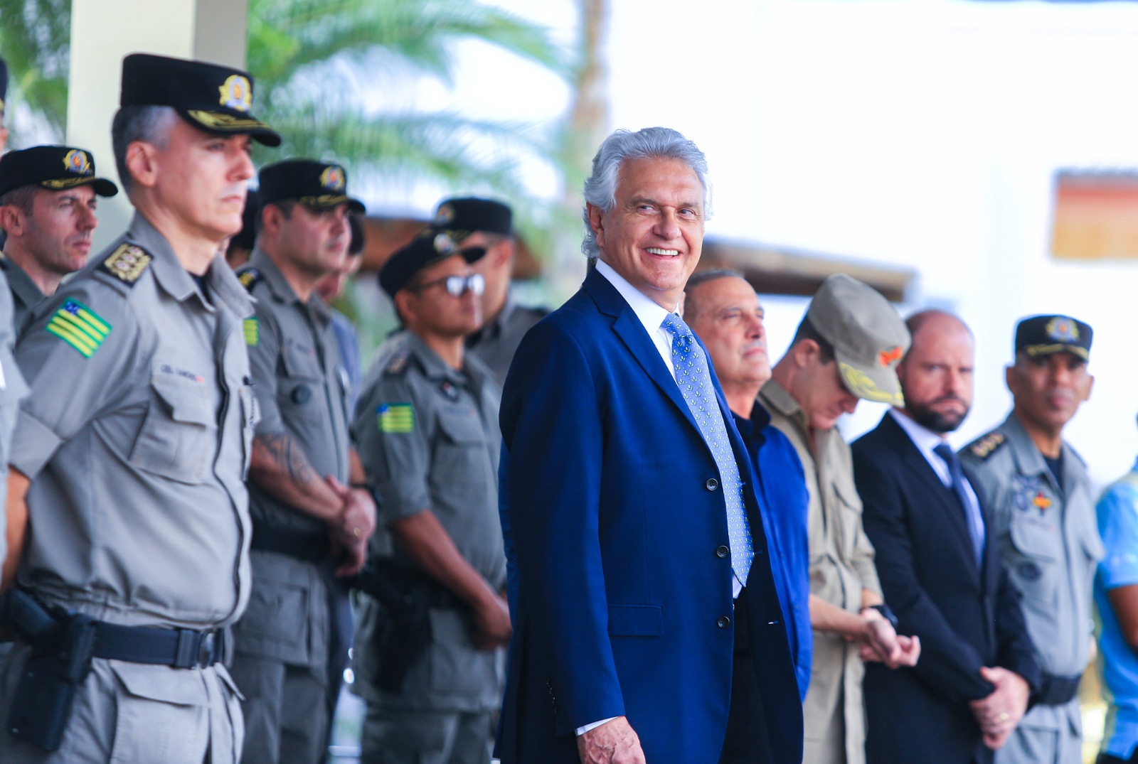 Governador Ronaldo Caiado prestigia evento de formatura de policias militares, em Goiânia (Foto: Secom)