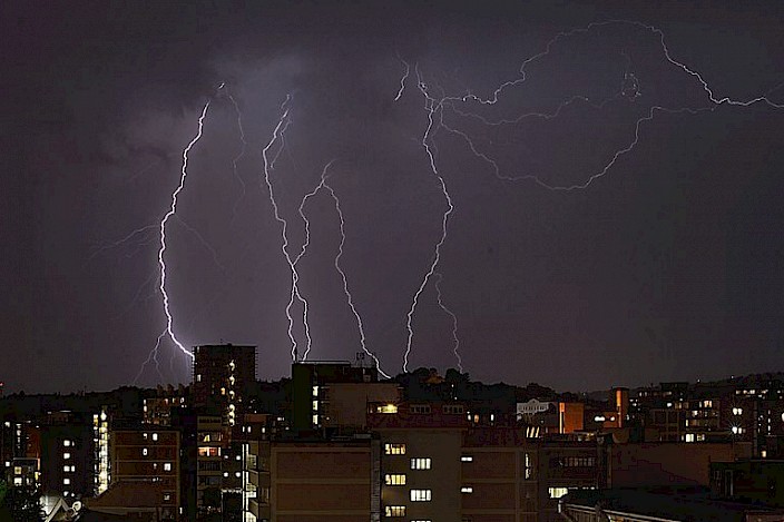 Goiás registra mais de 3 milhões de raios entre janeiro e março