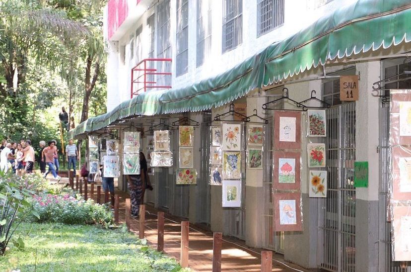 Centro Livre de Artes promove projeto Arte no Bosque com exposições e apresentações culturais