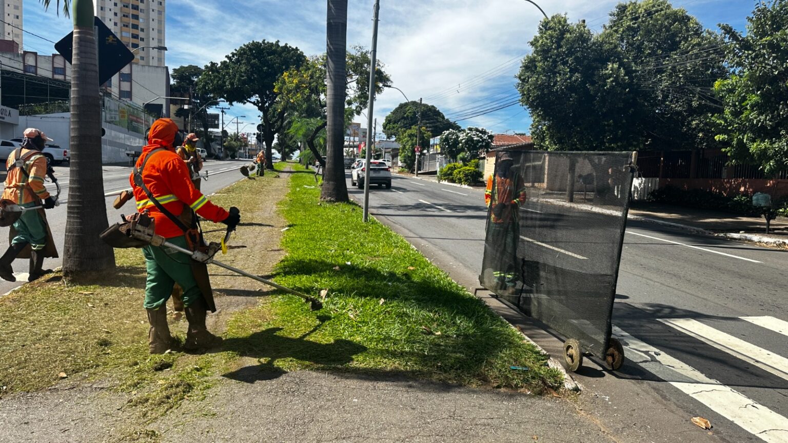 Comurg mantém programação de limpeza e urbanização e visa atender 450 bairros no feriado prolongado | Foto: Luciano Magalhães Diniz