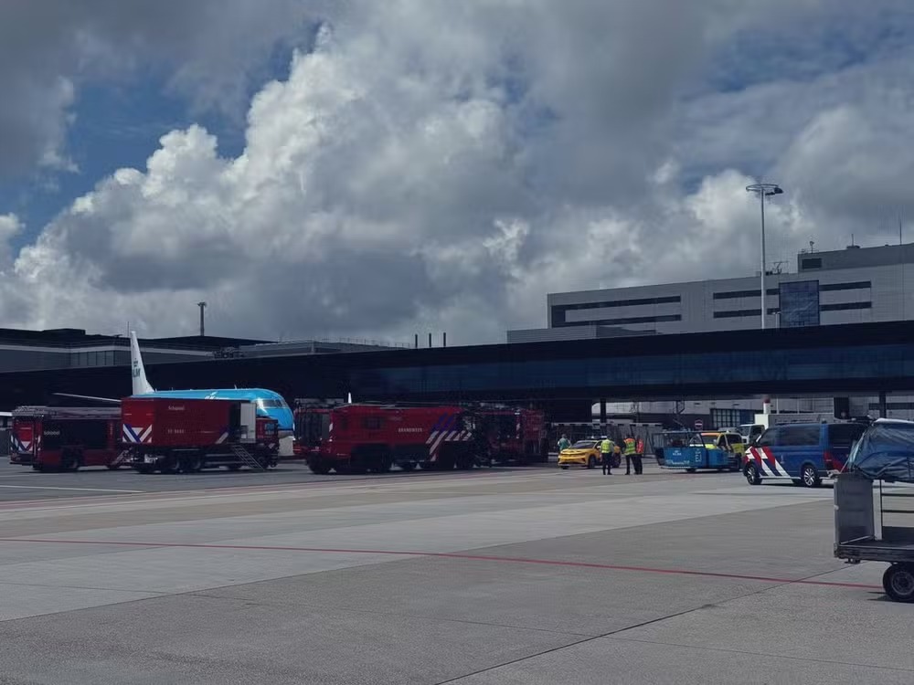 Pessoa morre sugada por motor de avião em aeroporto de Amsterdam