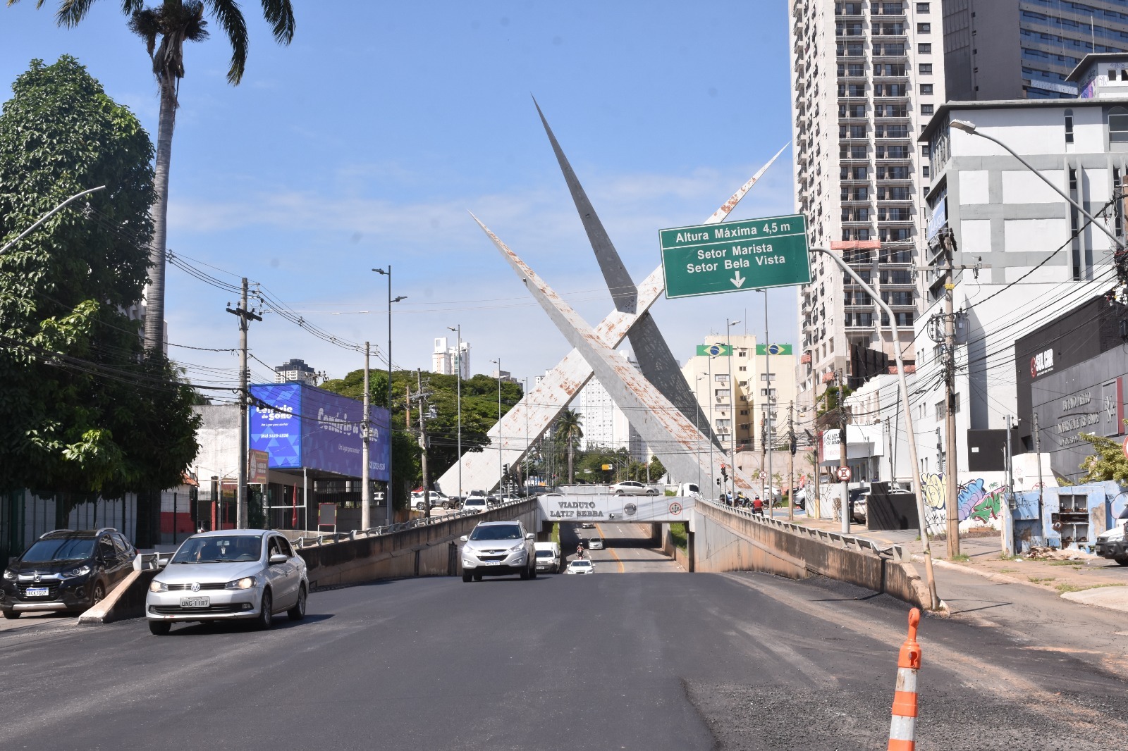 Interdição da Avenida 85 no entroncamento com a Rua Doutor Olinto Manso Pereira (Rua 94) exigirá atenção e paciência dos motoristas