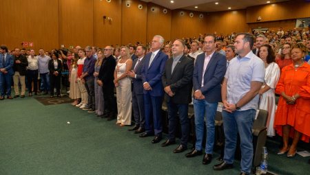 Caiado homenageia o aniversariante Bruno Peixoto durante evento na Assembleia: “Soube, com muita habilidade, construir maiorias em momentos delicados”