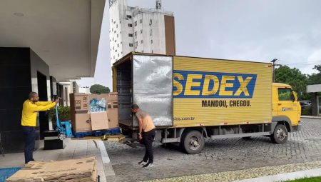 Correios transportam doações de todo o país ao Rio Grande do Sul