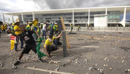 8 de janeiro de 2023: Naquela data, as sedes dos Três Poderes em Brasília foram invadidas e depredadas